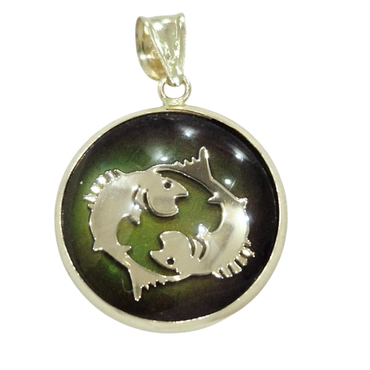 14K Pisces Gold Zodiac Pendant | Changing Colour Mood Stone | Qutahia Jewellery