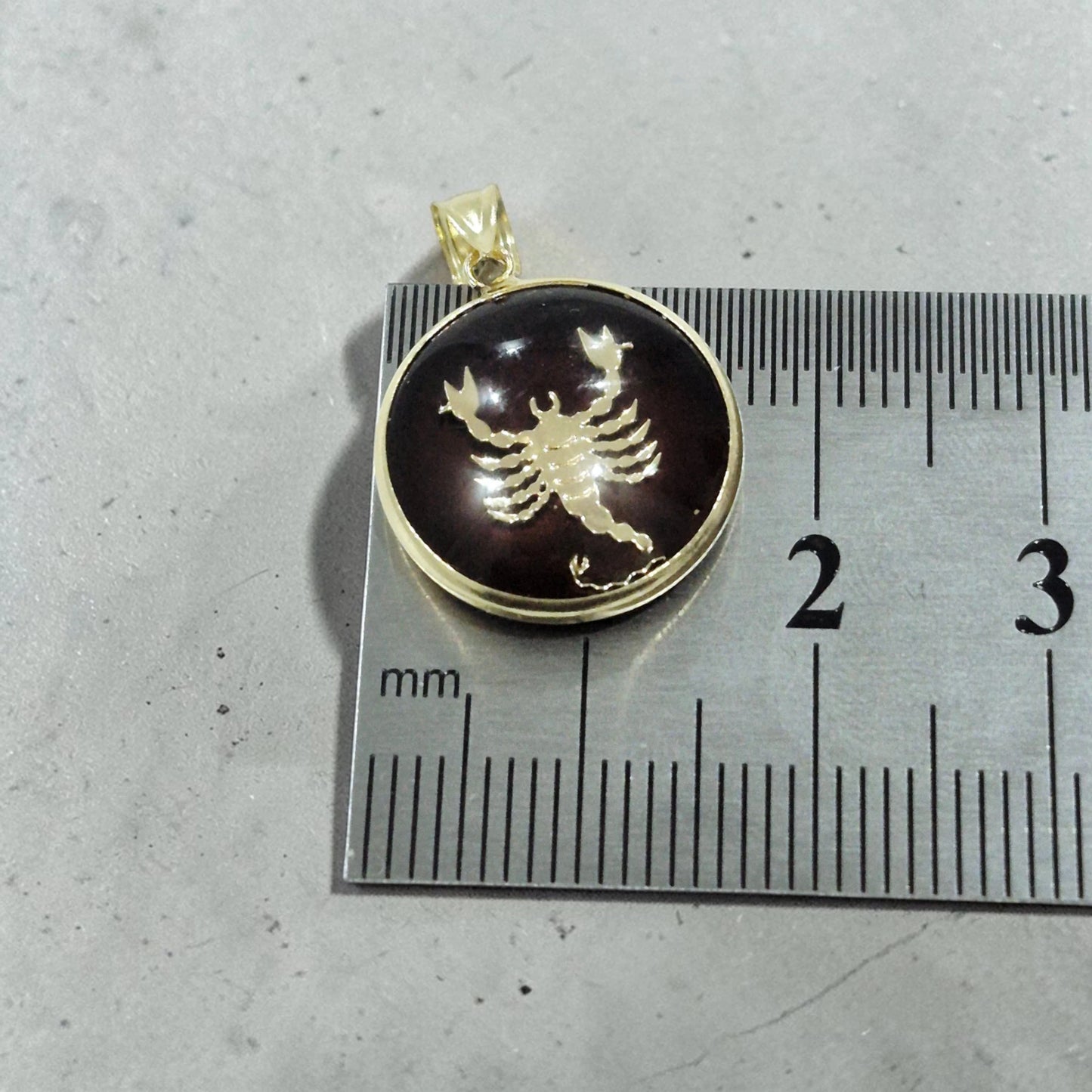 14K Scorpio Gold Zodiac Pendant | Changing Colour Mood Stone | Qutahia Jewellery