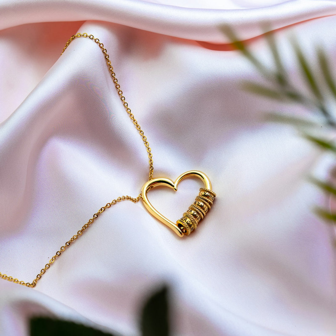 How to Choose an Engagement Ring: A Bespoke Jeweller's Guide