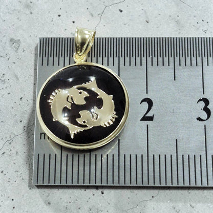 14K Pisces Gold Zodiac Pendant | Changing Colour Mood Stone | Qutahia Jewellery